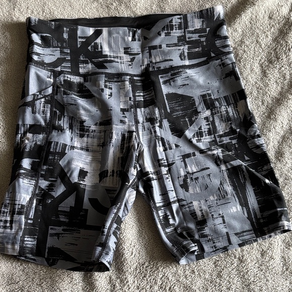 Calvin Klein Ladies CK Logo Moisture Wicking High Rise Bike
Short Size M NWOT - Picture 1 of 4